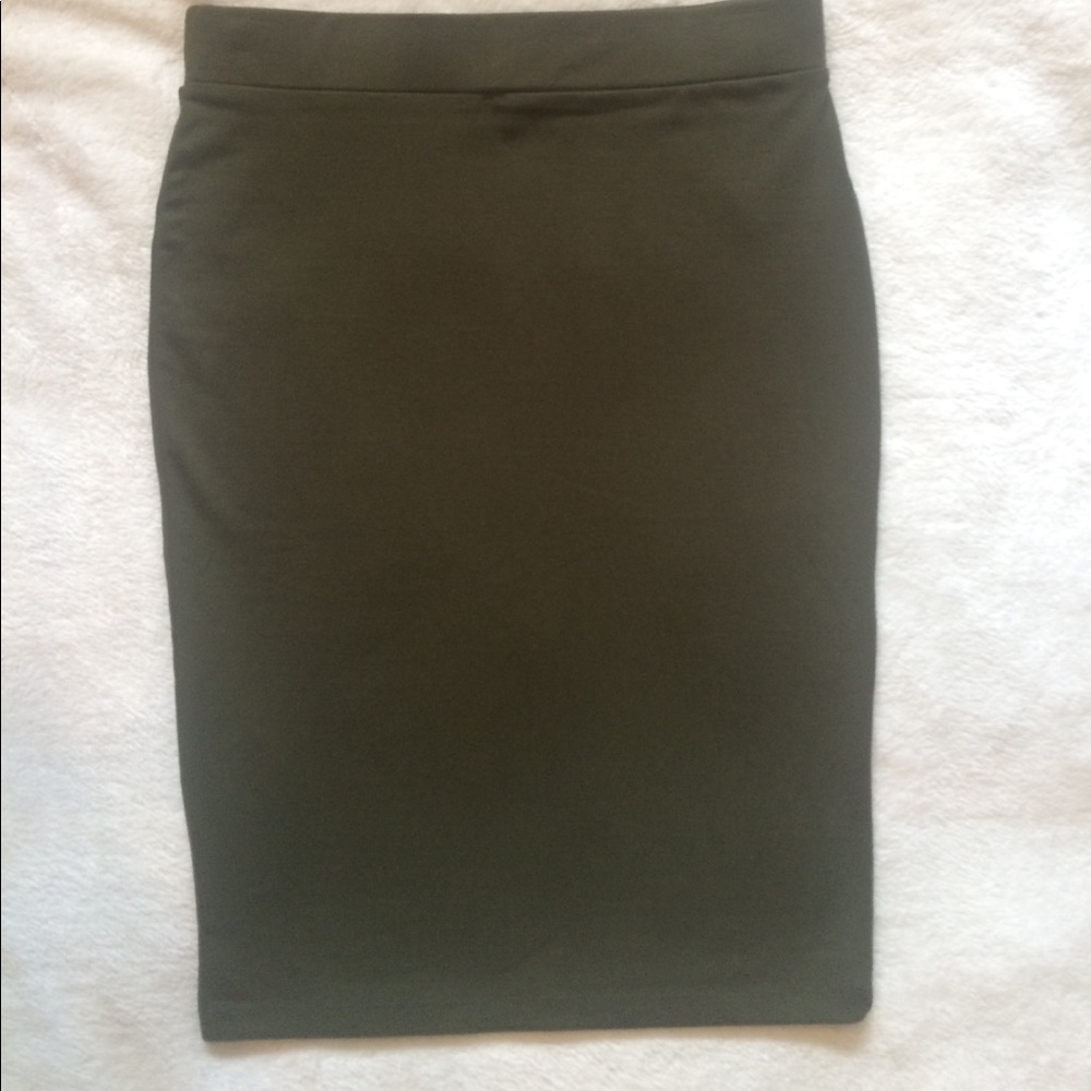 Classic Olive Pencil Skirt - Women's Tailored Workwear